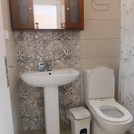 Diogenis Ground Apartment Lefkada At Villa Vardas *
